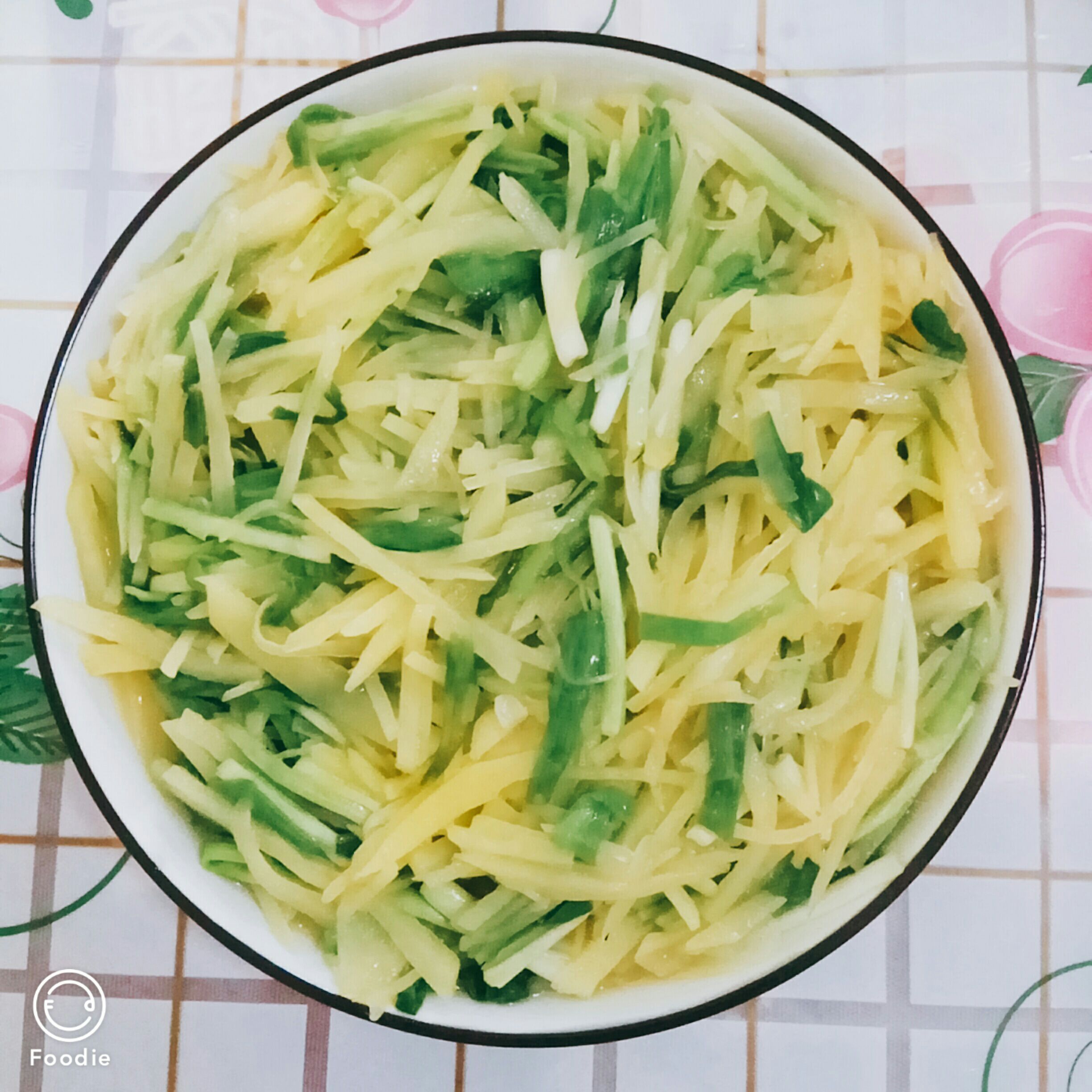 蒜苗炒土豆絲的做法-家常味炒菜譜-易網(wǎng)健康養(yǎng)生網(wǎng) 蒜苗炒土豆絲的做法-家常味炒菜譜