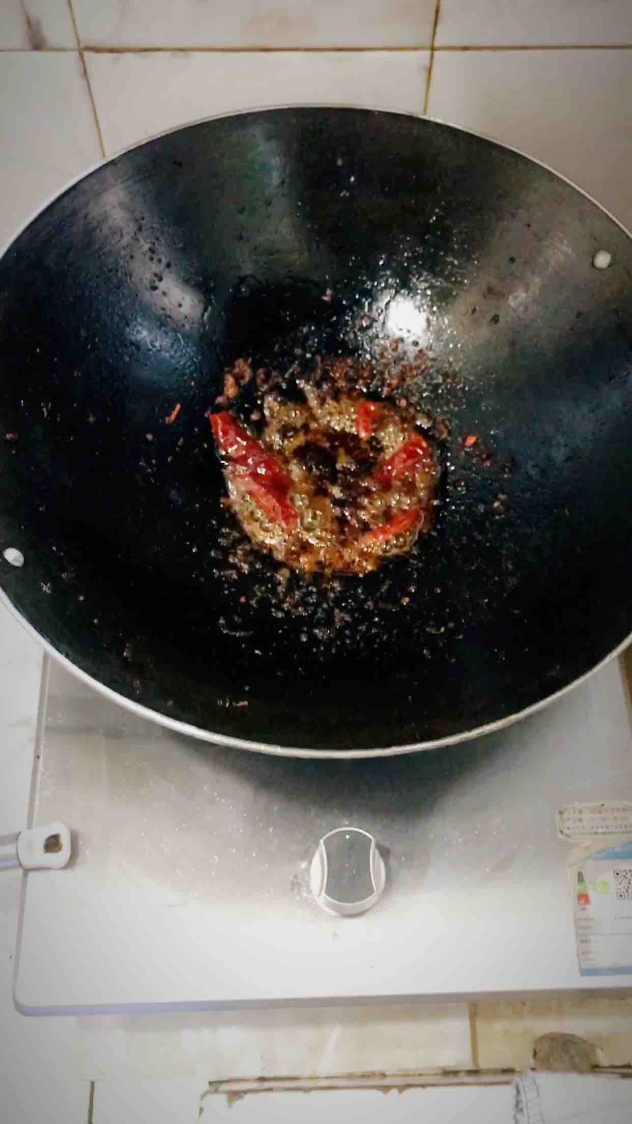麻辣鯽魚的做法-麻辣味燒菜譜