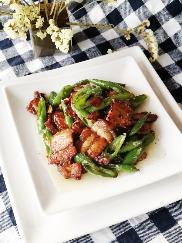 杭椒回鍋肉的做法-醬香味炒菜譜