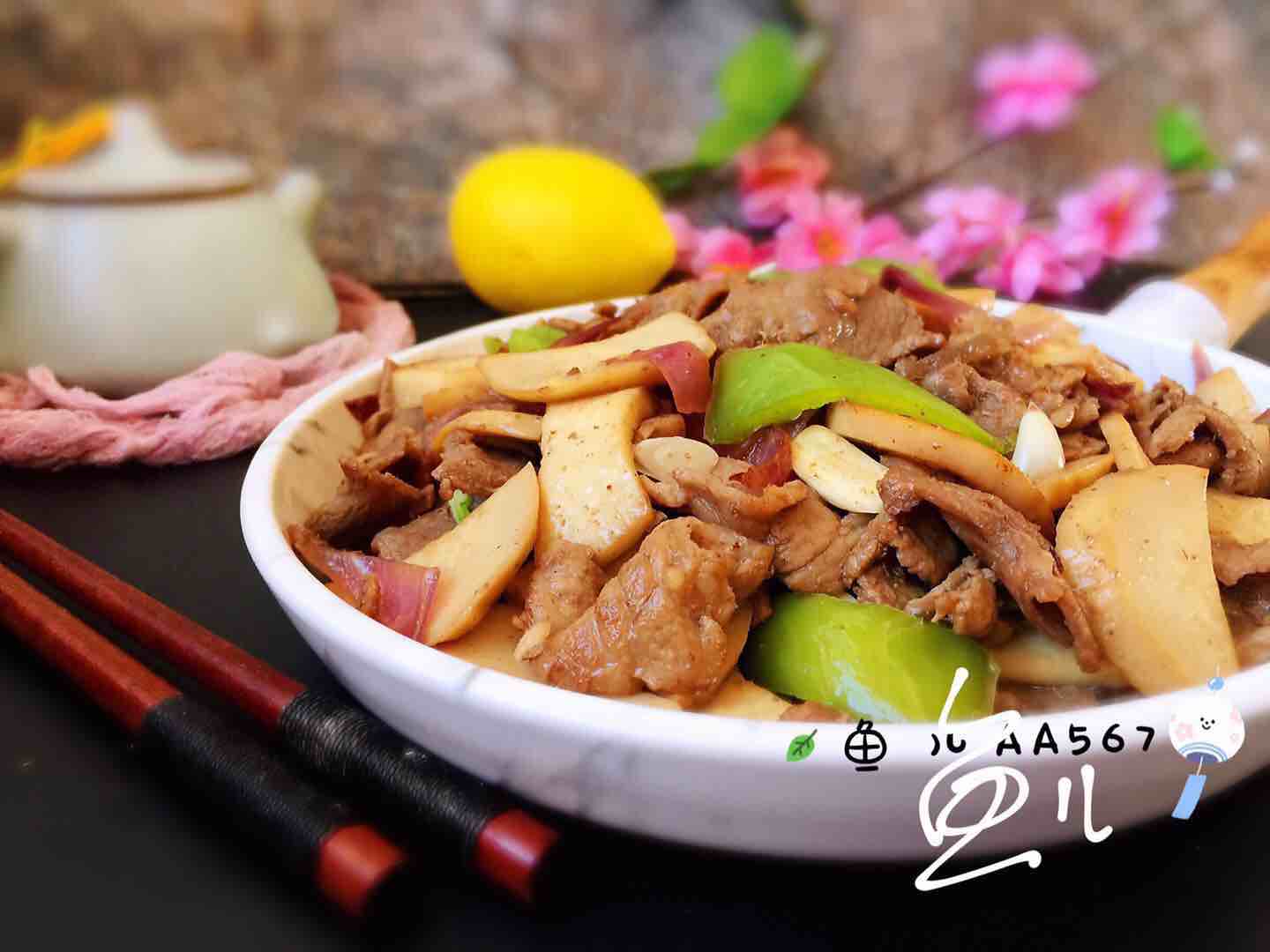 教你杏鮑菇新吃法,上桌就被搶光了!的做法-家常味炒菜譜-易網(wǎng)健康養(yǎng)生網(wǎng) 教你杏鮑菇新吃法,上桌就被搶光了!的做法-家常味炒菜譜