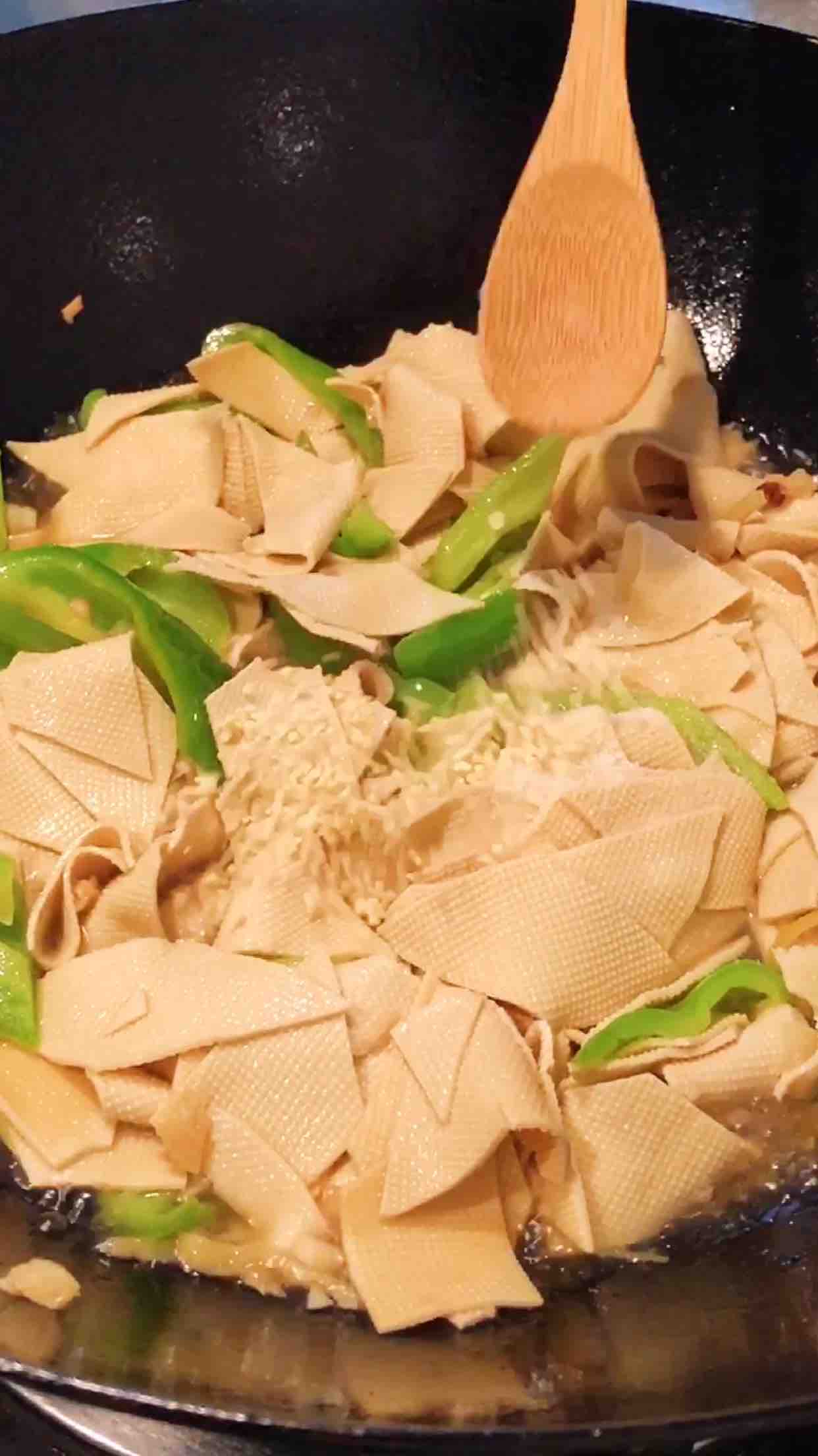 豆皮好吃做法的做法-香辣味炒菜譜