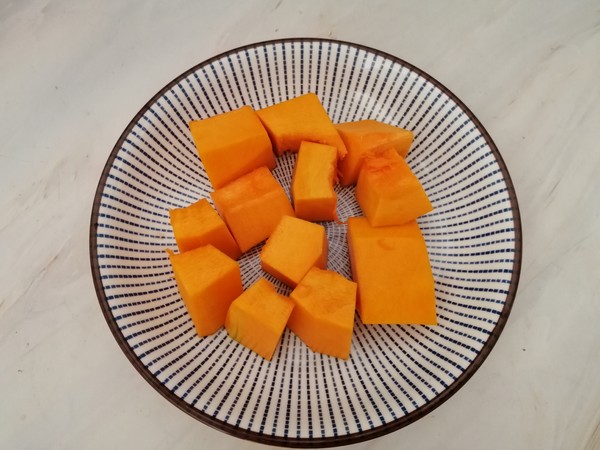 南瓜蒸千層餅的做法-甜味蒸菜譜-易網<a href=http://www.weilaijie.cn/ target=_blank class=infotextkey>健康養生</a>網 南瓜蒸千層餅的做法-甜味蒸菜譜