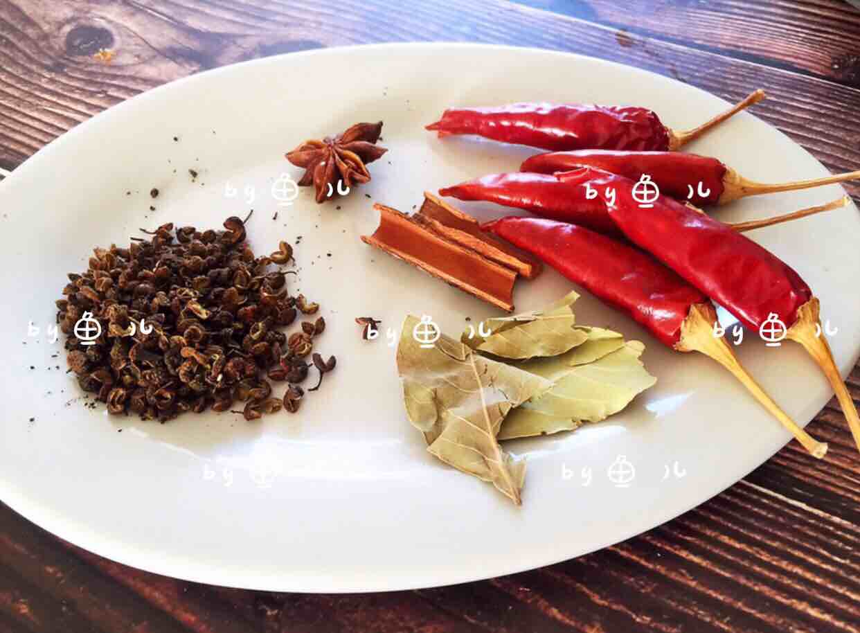 鹵雞爪的做法-家常味煮菜譜