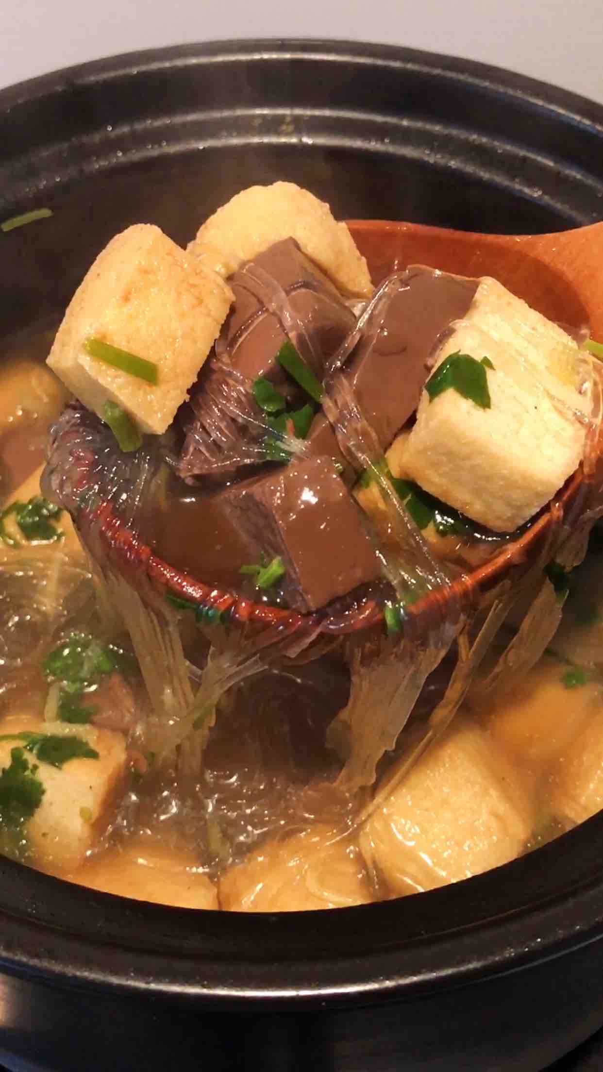鴨血粉絲湯的做法-酸辣味煮菜譜-易網健康養生網 鴨血粉絲湯的做法-酸辣味煮菜譜