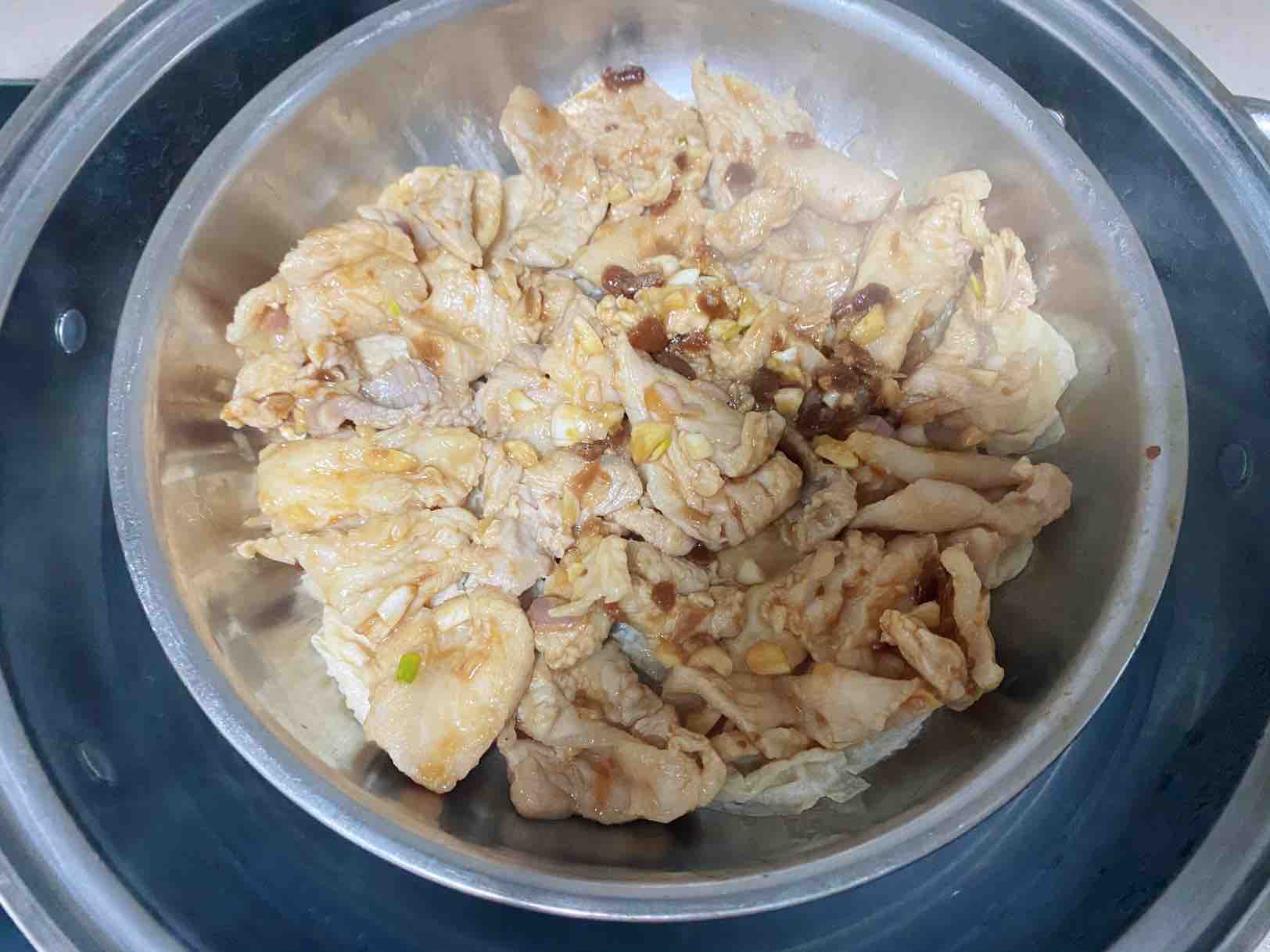 腐皮黃豆醬蒸豬板筋的做法-家常味蒸菜譜-易網(wǎng)健康養(yǎng)生網(wǎng) 腐皮黃豆醬蒸豬板筋的做法-家常味蒸菜譜