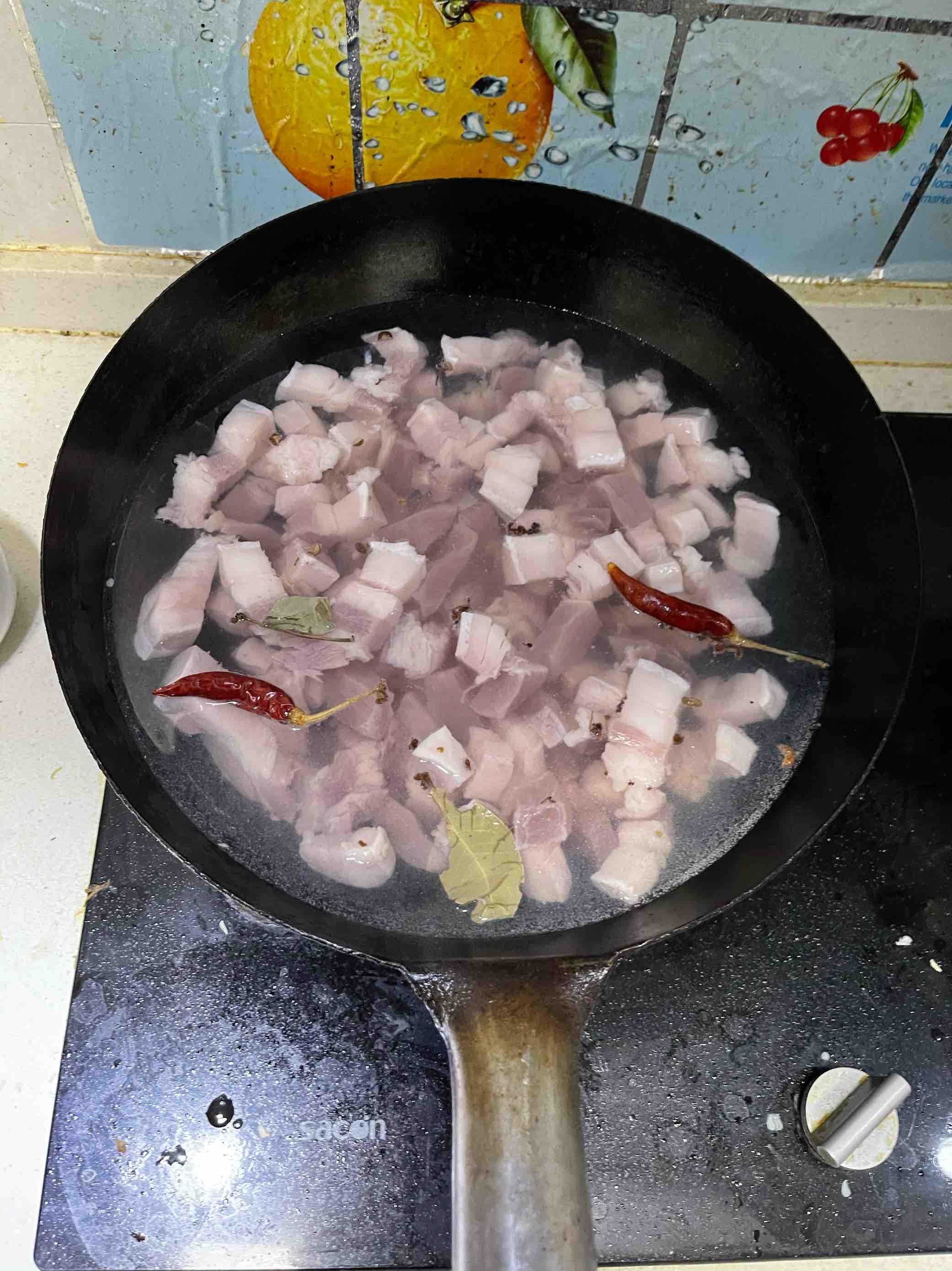 蘇式紅燒肉的做法-家常味砂鍋菜譜-易網<a href=http://www.weilaijie.cn/ target=_blank class=infotextkey>健康養生</a>網 蘇式紅燒肉的做法-家常味砂鍋菜譜