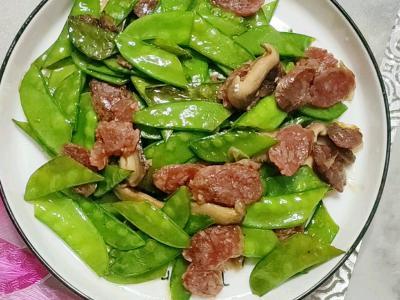 清淡不油膩的臘腸炒荷蘭豆的做法-咸鮮味炒菜譜