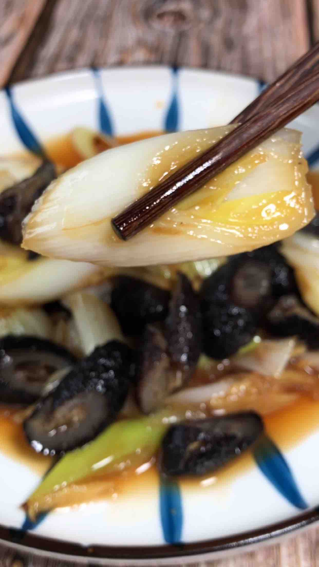 蔥燒海參的做法-家常味燒菜譜-易網健康養生網 蔥燒海參的做法-家常味燒菜譜