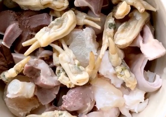 食材“八仙過(guò)海各顯神通”一壇鮮的不得了的做法-咸鮮味燉菜譜-易網(wǎng)健康養(yǎng)生網(wǎng) 食材“八仙過(guò)海各顯神通”一壇鮮的不得了的做法-咸鮮味燉菜譜