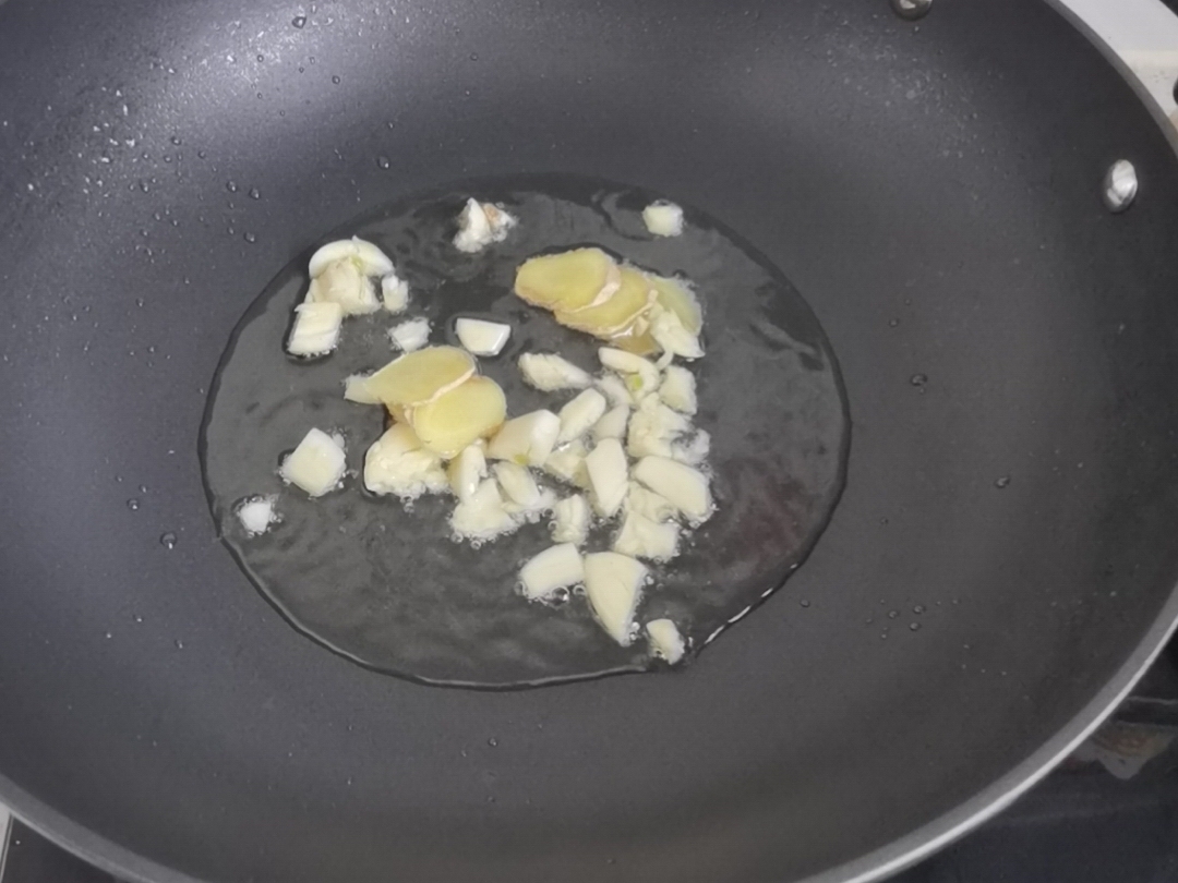 年夜飯素菜也出彩-素炒三色,生活多姿又多彩的做法-咸鮮味炒菜譜-易網健康養生網 年夜飯素菜也出彩-素炒三色,生活多姿又多彩的做法-咸鮮味炒菜譜