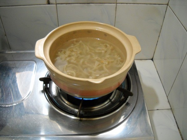 Q彈養(yǎng)顏肉皮凍的做法-家常味煮菜譜-易網(wǎng)健康養(yǎng)生網(wǎng) Q彈養(yǎng)顏肉皮凍的做法-家常味煮菜譜