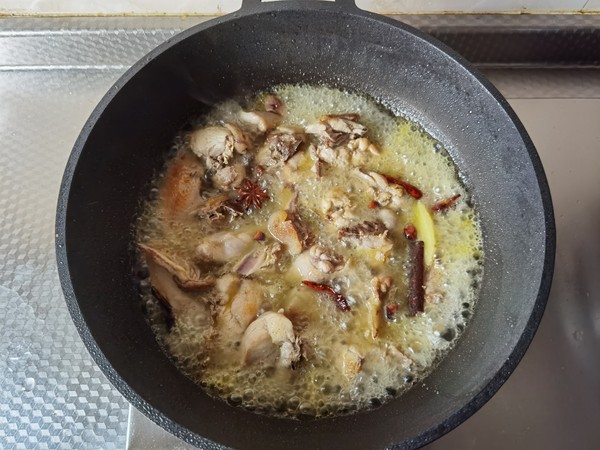 好吃入味的板栗燉雞的做法-咸鮮味燜菜譜