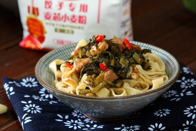 雪菜肉丁手搟面的做法-咸鮮味煮菜譜-易網健康養生網 雪菜肉丁手搟面的做法-咸鮮味煮菜譜
