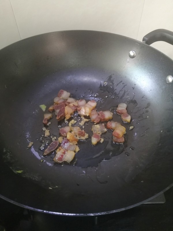 簡簡單單也不失美味~~臘肉炒西芹的做法-家常味炒菜譜