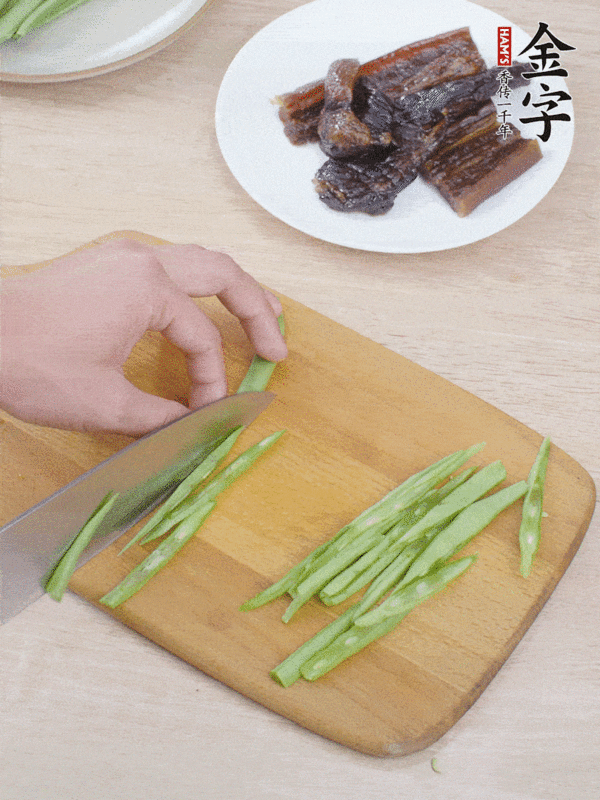 醬油肉炒四季豆的做法-家常味炒菜譜-易網<a href=http://www.weilaijie.cn/ target=_blank class=infotextkey>健康養生</a>網 醬油肉炒四季豆的做法-家常味炒菜譜