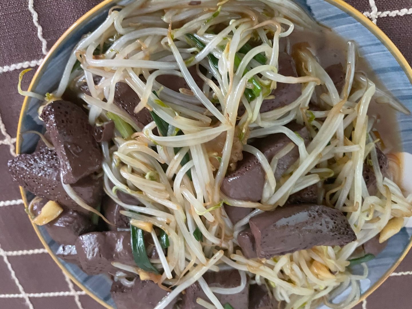 炒豬血的做法-咸鮮味炒菜譜-易網健康養生網 炒豬血的做法-咸鮮味炒菜譜