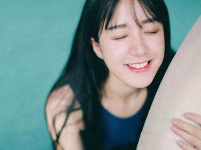 睡前護(hù)膚要怎么美白祛斑，女生洗臉、涂精華一步都不能少