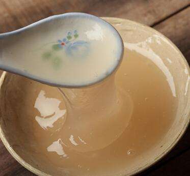 女人每天吃葛根粉好嗎，能養(yǎng)顏?zhàn)o(hù)膚！