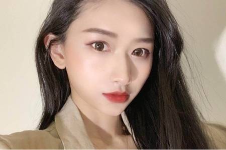 油性皮膚怎么改善，夏天出油多長痘的護膚方法