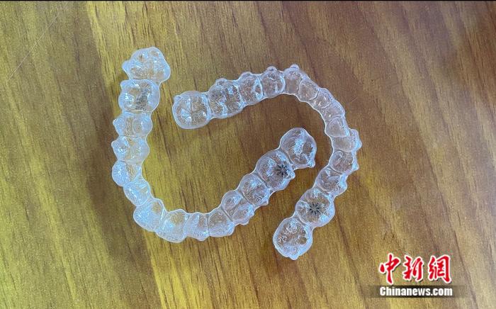 瘋狂的牙套:“9塊9包郵”就能實現整牙自由? 瘋狂的牙套:“9塊9包郵”就能實現整牙自由?