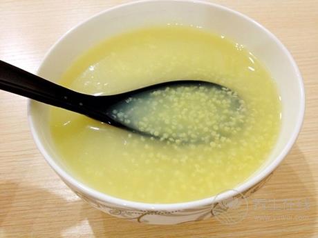 秋冬季養(yǎng)生多吃小米 小米粥怎么煮營養(yǎng)更豐富