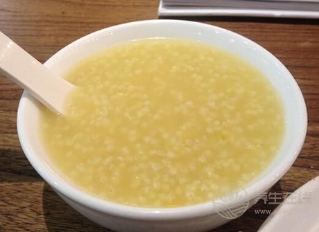 秋冬季養(yǎng)生多吃小米 小米粥怎么煮營養(yǎng)更豐富