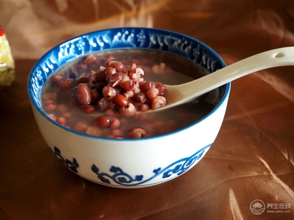 夏天補水又補充營養的4類食物