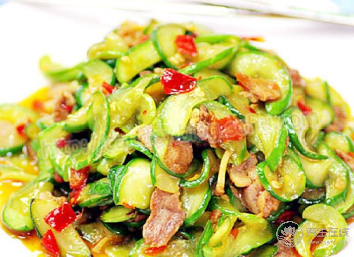 夏季必備菜品黃瓜 5種黃瓜食譜清爽可口-易網健康<a href=http://www.weilaijie.cn/jkys/ target=_blank class=infotextkey>養生</a>網 夏季必備菜品黃瓜 5種黃瓜食譜清爽可口