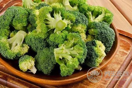 秋季皮膚干燥敏感怎么辦?秋季皮膚干燥敏感的原因是什么?