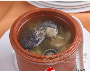 春季<a href=http://www.weilaijie.cn/jkys/ target=_blank class=infotextkey>養(yǎng)生</a>喝什么湯 花旗參烏雞湯補血-易網(wǎng)<a href=http://www.weilaijie.cn/ target=_blank class=infotextkey>健康養(yǎng)生</a>網(wǎng) <a href=http://www.weilaijie.cn/tags-春季養(yǎng)生.html target=_blank class=infotextkey>春季養(yǎng)生</a>喝什么湯 花旗參烏雞湯補血