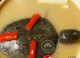 春季養(yǎng)生喝什么湯 花旗參烏雞湯補血-易網(wǎng)健康養(yǎng)生網(wǎng) 春季養(yǎng)生喝什么湯 花旗參烏雞湯補血