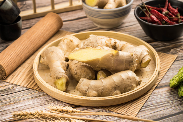 春天用生姜泡腳好不好?春天可以這樣泡腳-易網(wǎng)健康養(yǎng)生網(wǎng) 春天用生姜泡腳好不好?春天可以這樣泡腳