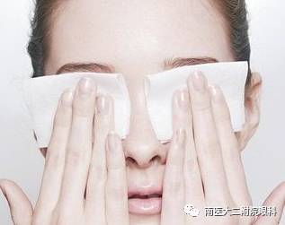 眼內(nèi)進了異物應(yīng)當(dāng)怎么處理？