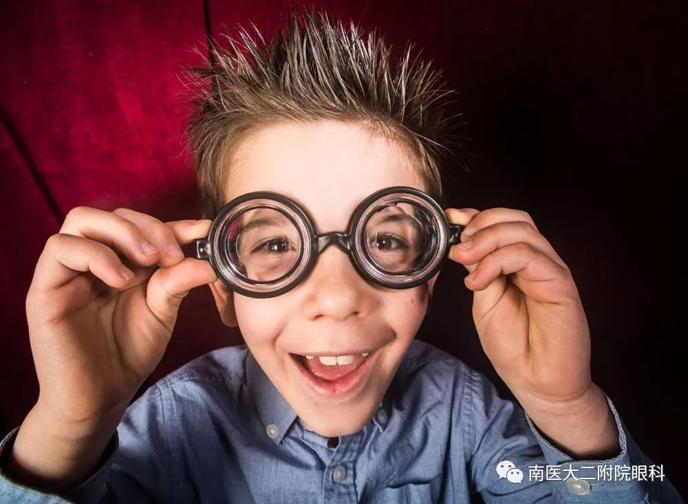 戴眼鏡的幾個誤區(qū)，你知道多少？