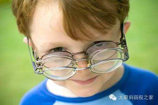 近視的發病原因有哪些？