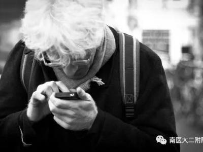 警惕，高度近視可能致盲眼病