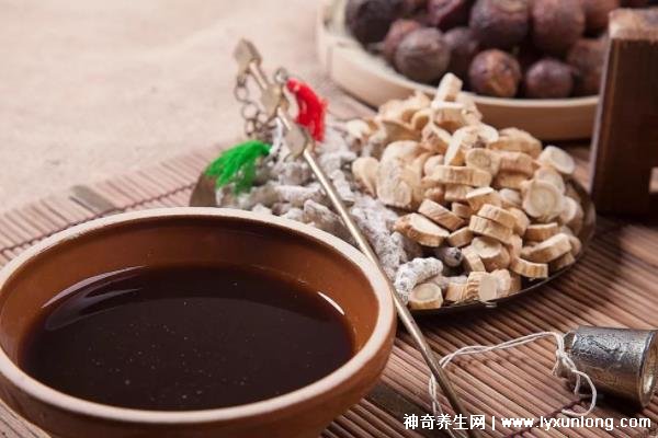 中藥為啥過了7點不能喝，影響藥物吸收/代謝(附服用最佳時間)