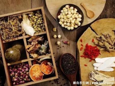 中藥排病反應四個階段，病情加重/排毒/恢復/鞏固期后康復